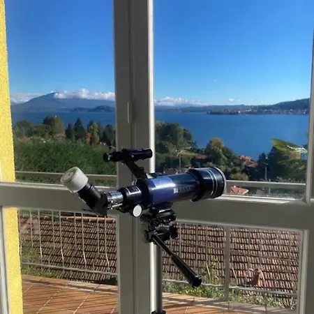 Lakeview With Private Swimming Pool 메이나