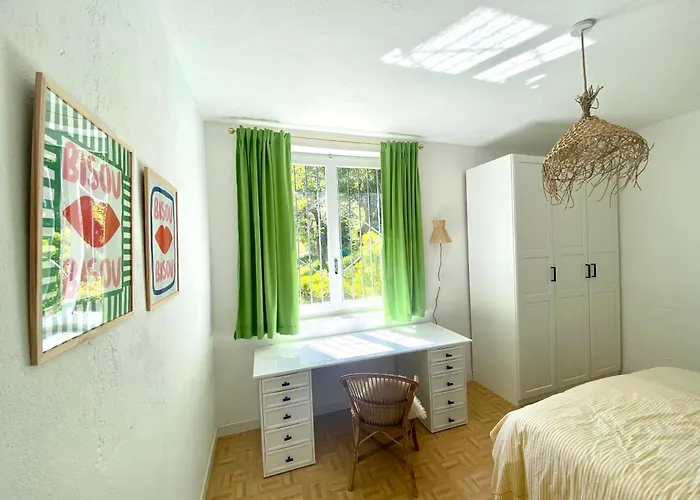 Lakeview With Private Swimming Pool וילה