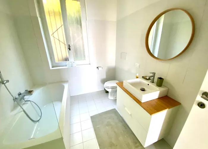 וילה Lakeview With Private Swimming Pool מאינה