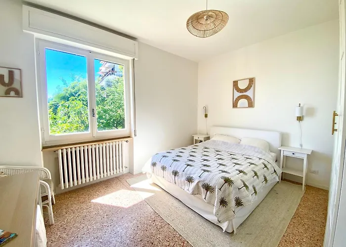 Lakeview With Private Swimming Pool Villa Meina