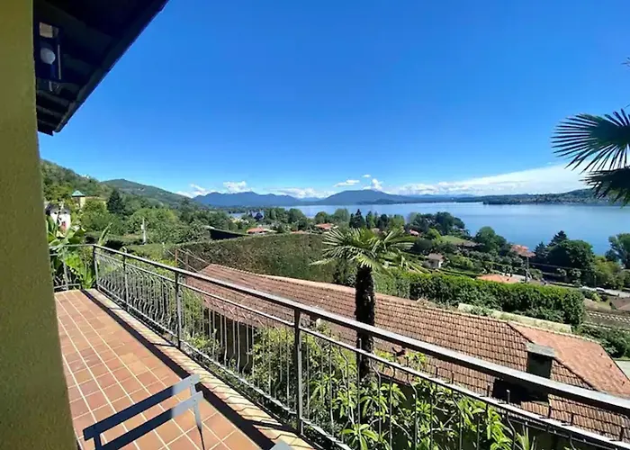 Lakeview With Private Swimming Pool Villa Meina