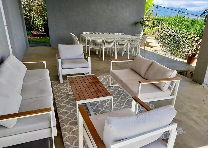 וילה Lakeview With Private Swimming Pool מאינה