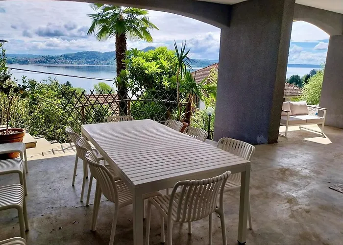 Villa Lakeview With Private Swimming Pool