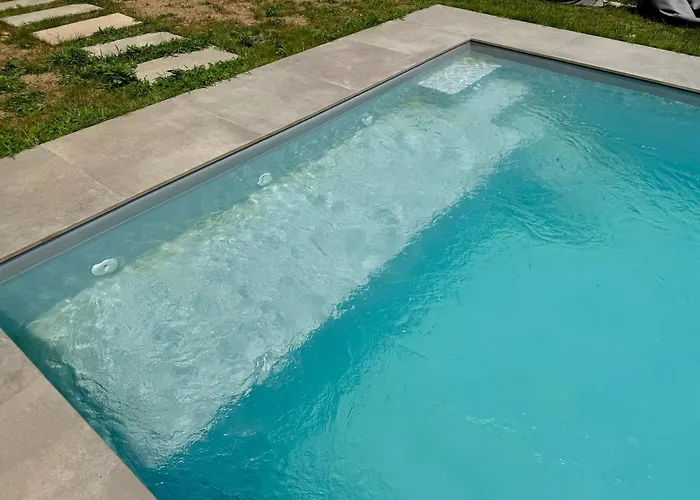 Lakeview With Private Swimming Pool מאינה